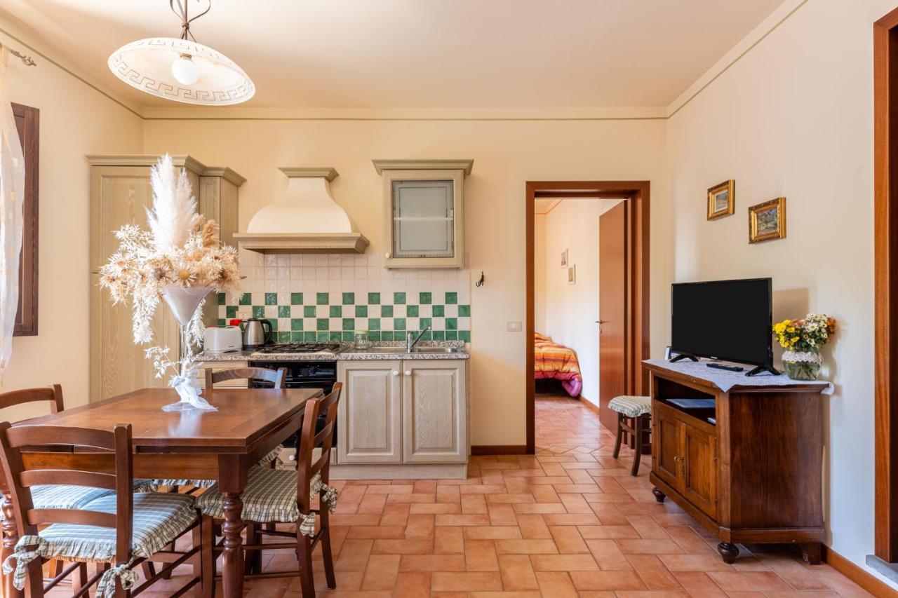 Casolare Dei Fiori - Mughetto Villa Montecarlo Exterior photo
